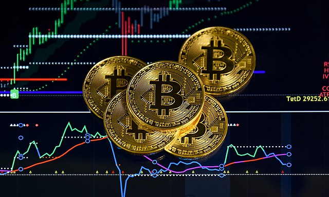 Bitcoin ed Ethereum nel 2025: Rally esplosivo o consolidamento? Cosa aspettarsi secondo gli esperti